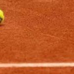 Comment la construction de courts de tennis en terre battue à Nice diffère-t-elle des autres types de courts?