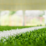 Comment intégrer des innovations technologiques dans la construction d’un court de tennis en gazon synthétique à Saint-Tropez ?