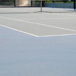 Comment choisir le bon emplacement pour un court de tennis en béton poreux à Nice ?