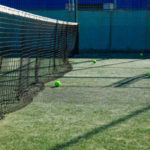 Comment le gazon synthétique influence-t-il les performances des joueurs dans la Construction d’un court de tennis en gazon synthétique à Nice ?