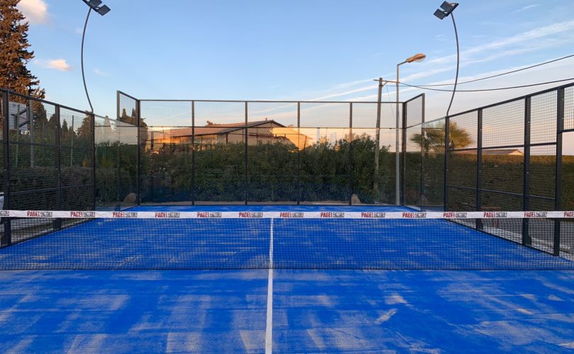 Construction d'un court de tennis en béton poreux à Cannes