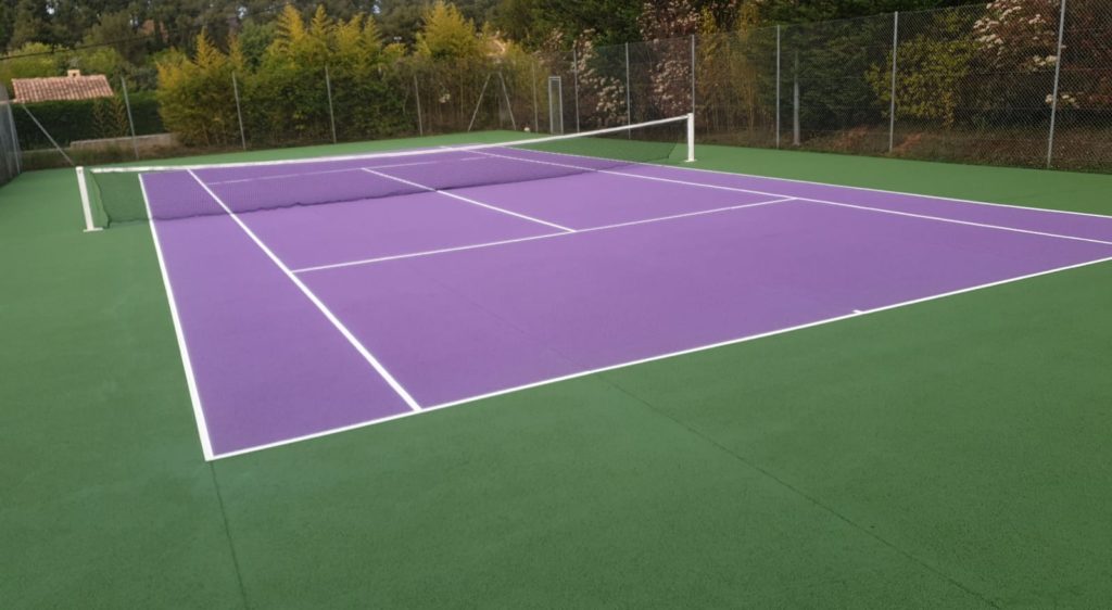 Construction d'un terrain de tennis en béton poreux à Saint-Raphaël