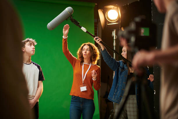 Le cinéma joue un rôle fondamental dans l'évolution des tendances culturelles. En effet, il ne se contente pas de refléter la société,