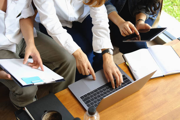 ChatGPT peut-il vraiment remplacer un rédacteur SEO ? En effet, la production de textes optimisés nécessite une