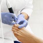 Quand est-il nécessaire de consulter un podologue à Lyon pour des problèmes de posture ?