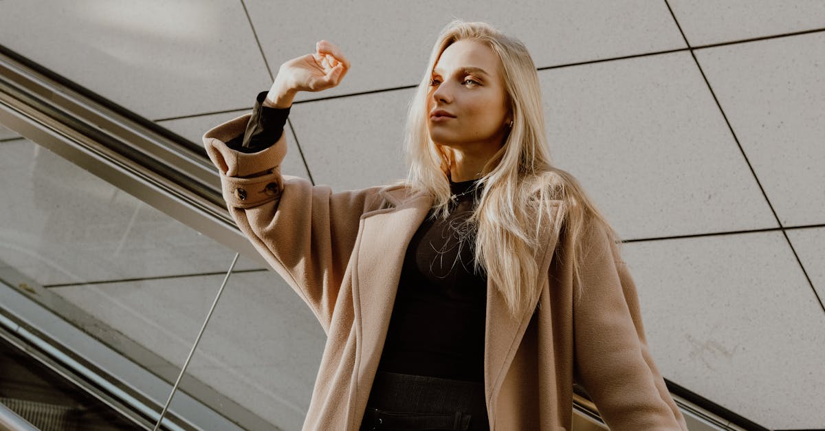 découvrez notre sélection de portemanteaux au design contemporain et fonctionnel, alliant esthétique et praticité pour sublimer votre espace tout en offrant un rangement optimal.