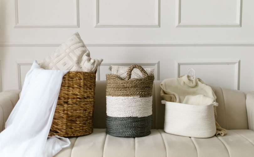 découvrez des solutions astucieuses de rangement pour vos produits de maquillage. organisez votre beauté avec style grâce à des astuces pratiques et des meubles adaptés à tous vos accessoires.