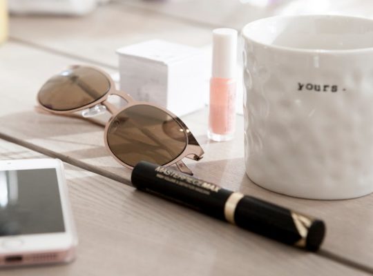 découvrez notre sélection d’accessoires tendance pour compléter votre style : sacs, bijoux, ceintures et bien plus. des nouveautés régulièrement ajoutées pour tous les goûts et tous les budgets !