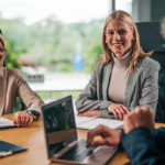 Peut-on exprimer son envie de construire un lien durable sans devoir se justifier dans une agence matrimoniale à Lyon ?