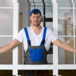 Quels partenariats un vitrier à Lyon entretient-il avec les architectes ou décorateurs ?