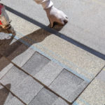 Pourquoi le climat local rend-il le demoussage de toiture amiens plus fréquent ?