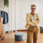 Un costume de mariage à Lyon peut-il être adapté pour un marié souhaitant une tenue très légère et respirante ?