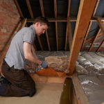 Comment isoler les combles perdus avec un budget limité tout en gardant une bonne efficacité ?